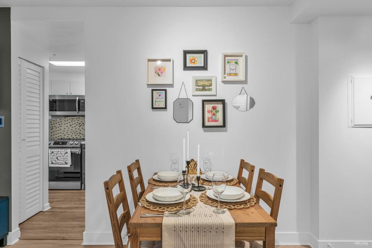 1-Br Condo In Downtown Coal Harbour With Parking And City Views Ванкувер Экстерьер фото