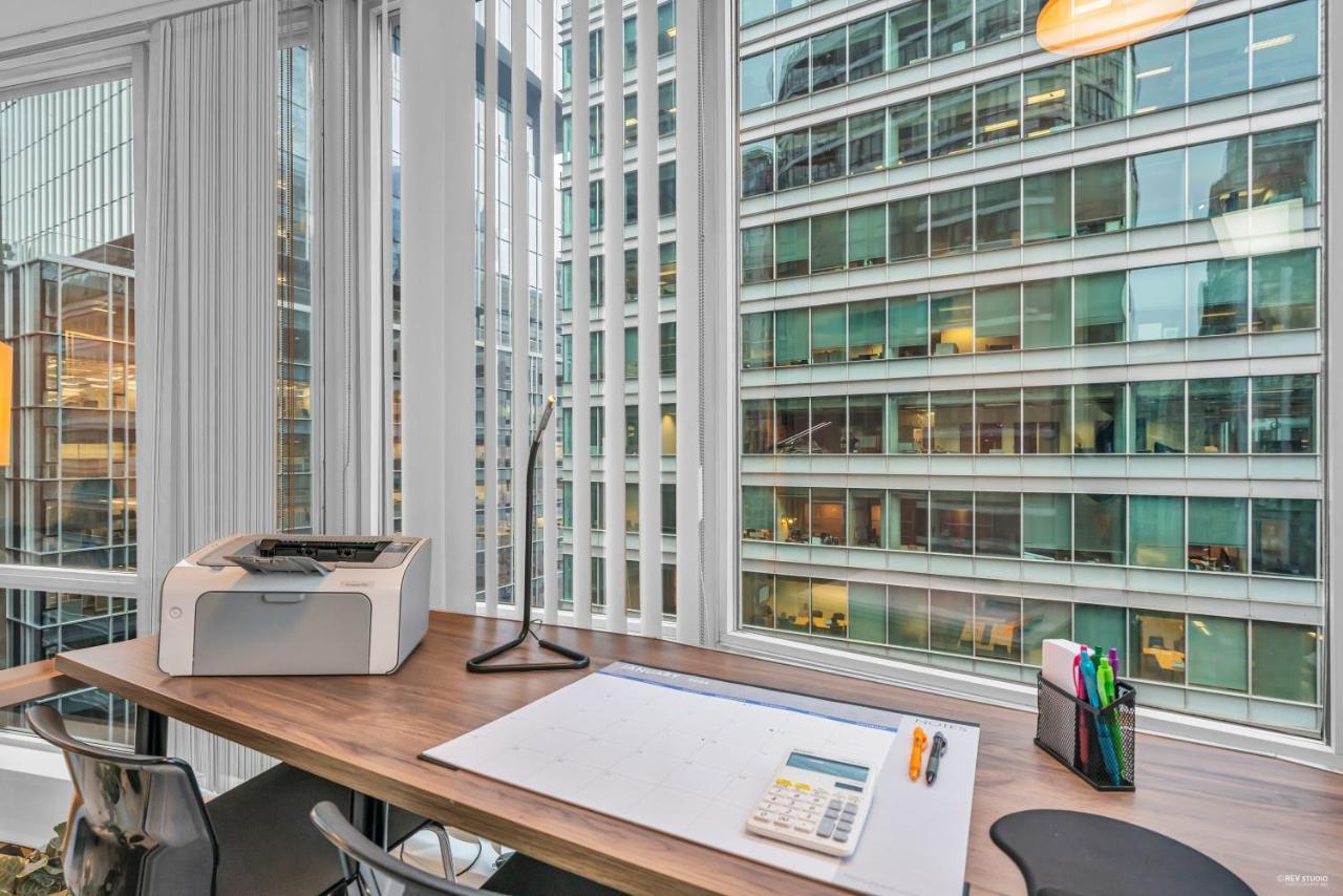 1-Br Condo In Downtown Coal Harbour With Parking And City Views Ванкувер Экстерьер фото