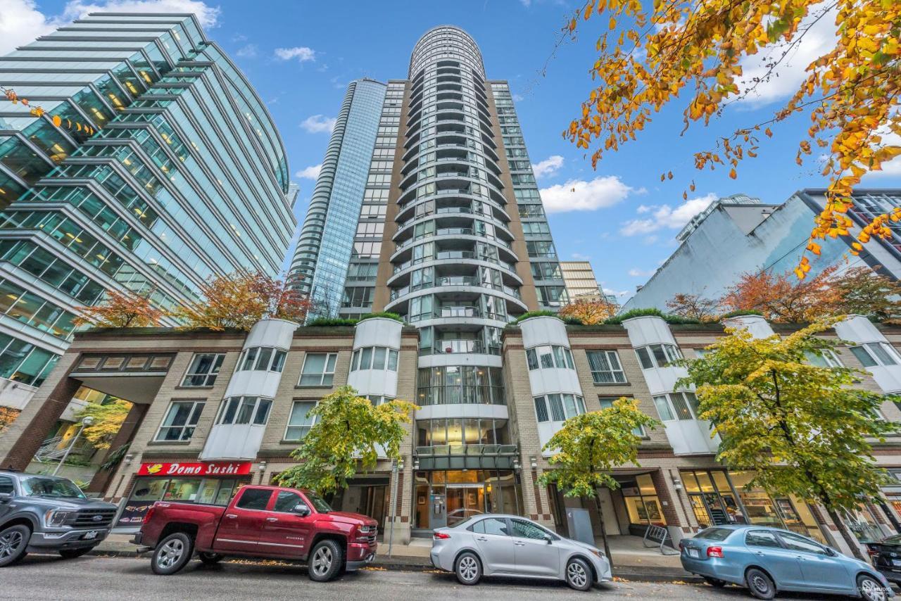1-Br Condo In Downtown Coal Harbour With Parking And City Views Ванкувер Экстерьер фото